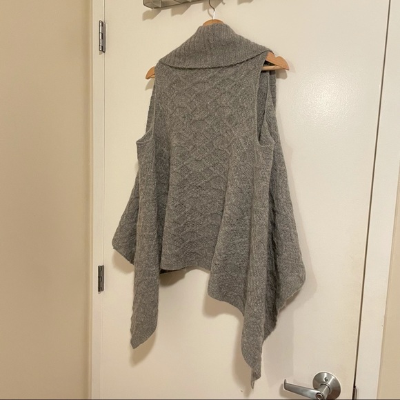 DKNY knit sleeveness open cardigan - Picture 8 of 9